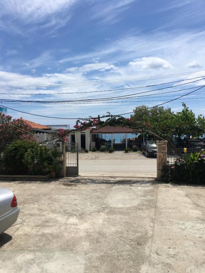 Irini Boutique Rooms!!! Himare Ngoại thất bức ảnh