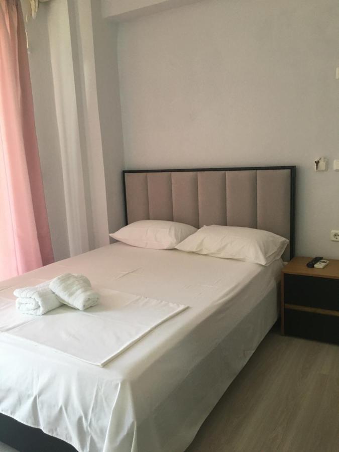 Irini Boutique Rooms!!! Himare Ngoại thất bức ảnh