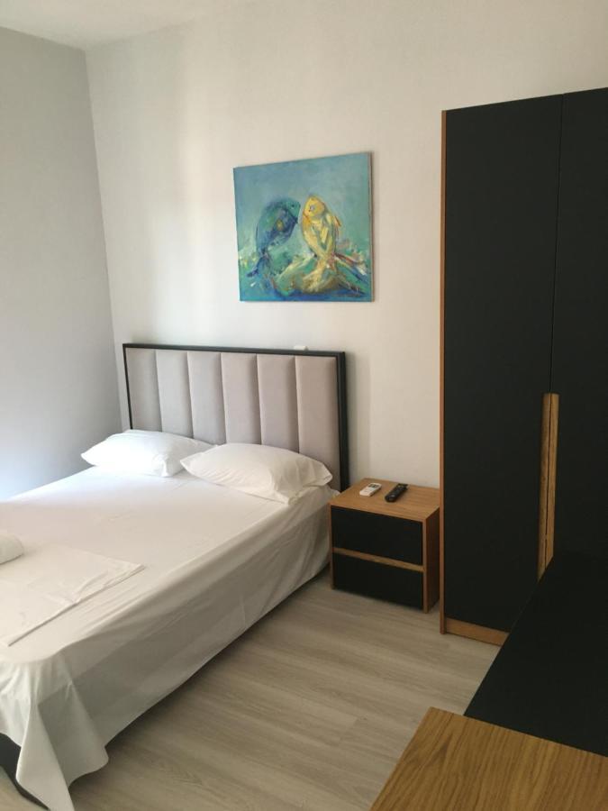 Irini Boutique Rooms!!! Himare Ngoại thất bức ảnh